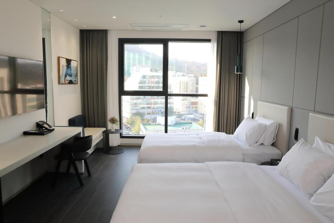 Orchid Hotel Wonju Exteriör bild